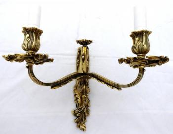Nástěnné rokokové bronzové svítidlo