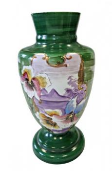 Sklenìná váza macešky zelená