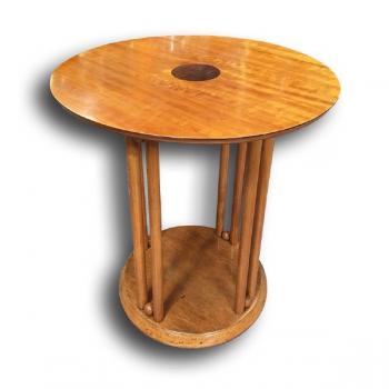 Kulatý stolek / Josef Hoffmann