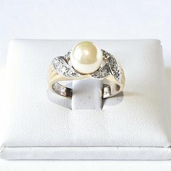 Stbrn prsten s perlou