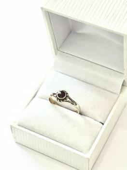 Stříbrný prsten 