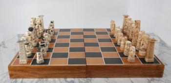Luxusní šachová souprava z řezané kosti šachy