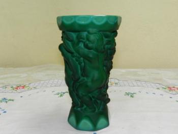 Art deco zelená váza, putti, malachit Jade