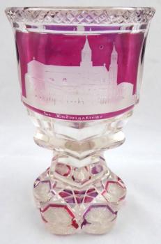 Biedermeierový pohár s rytinami Mnichova