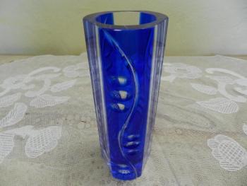 Autorská broušená modrá váza - Čechy