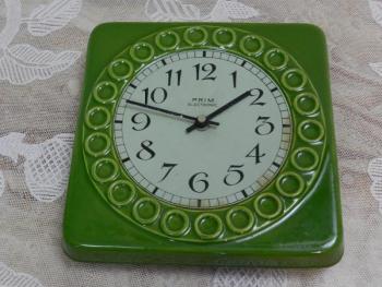 Zelené keramické hodiny Prim - Ditmar Urbach