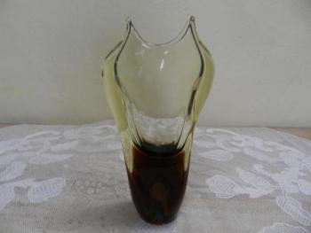Autorská hnědo-žlutá váza, hutní sklo