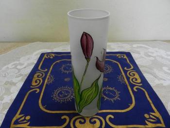 Malovaná autorská váza, květinový dekor, signováno