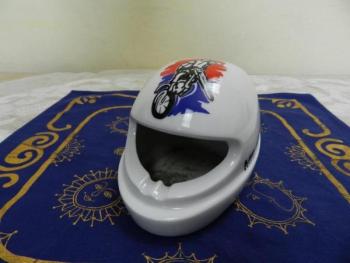 Popelník ve tvaru motocyklové přilby - Thun