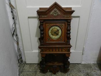 Dřevěné vyřezávané hodiny, funkční - Gustav Becker