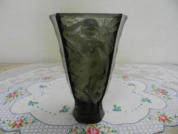 Art deco plastická váza s akty