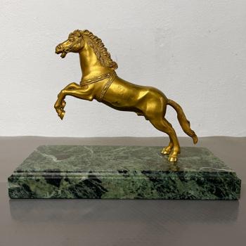 Bronzová socha – Kůň