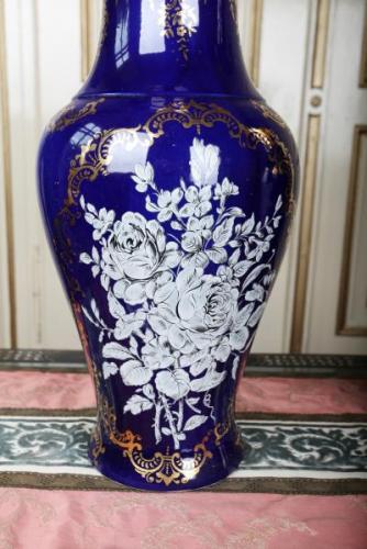 Velká modrá váza. Ruènì malovaná. Výška 49 cm