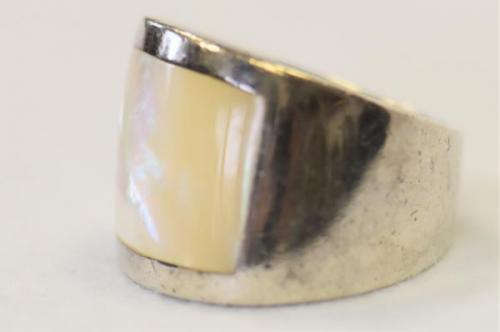 Prsten stříbrný hladký s vsazenou perletí