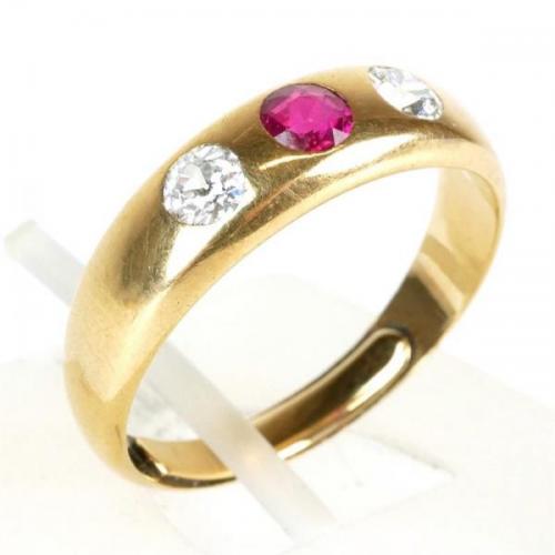 Briliantový prsten s rubínem