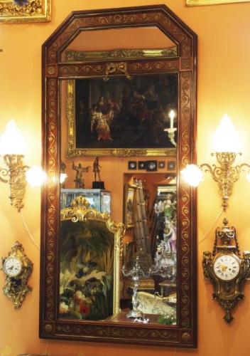 Zrcadlo ve dřevěném rámu s mosaznými ozdobami, Německo 1900