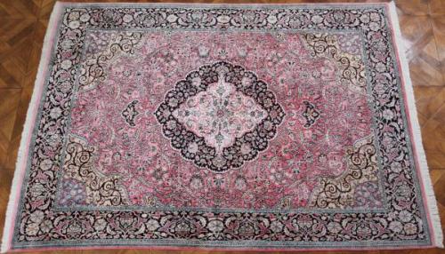 Hedvábný koberec z Kašmíru 308 X 211 cm