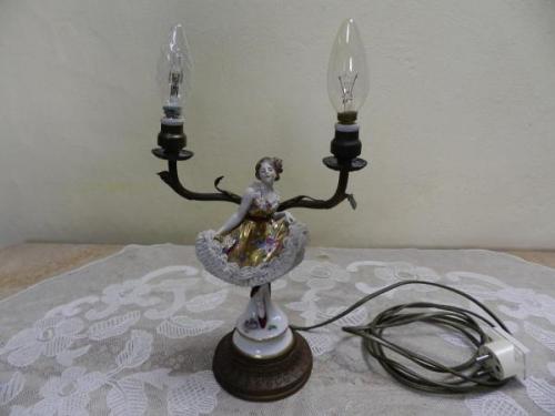 Figurální secesní lampička, porcelánová tanečnice